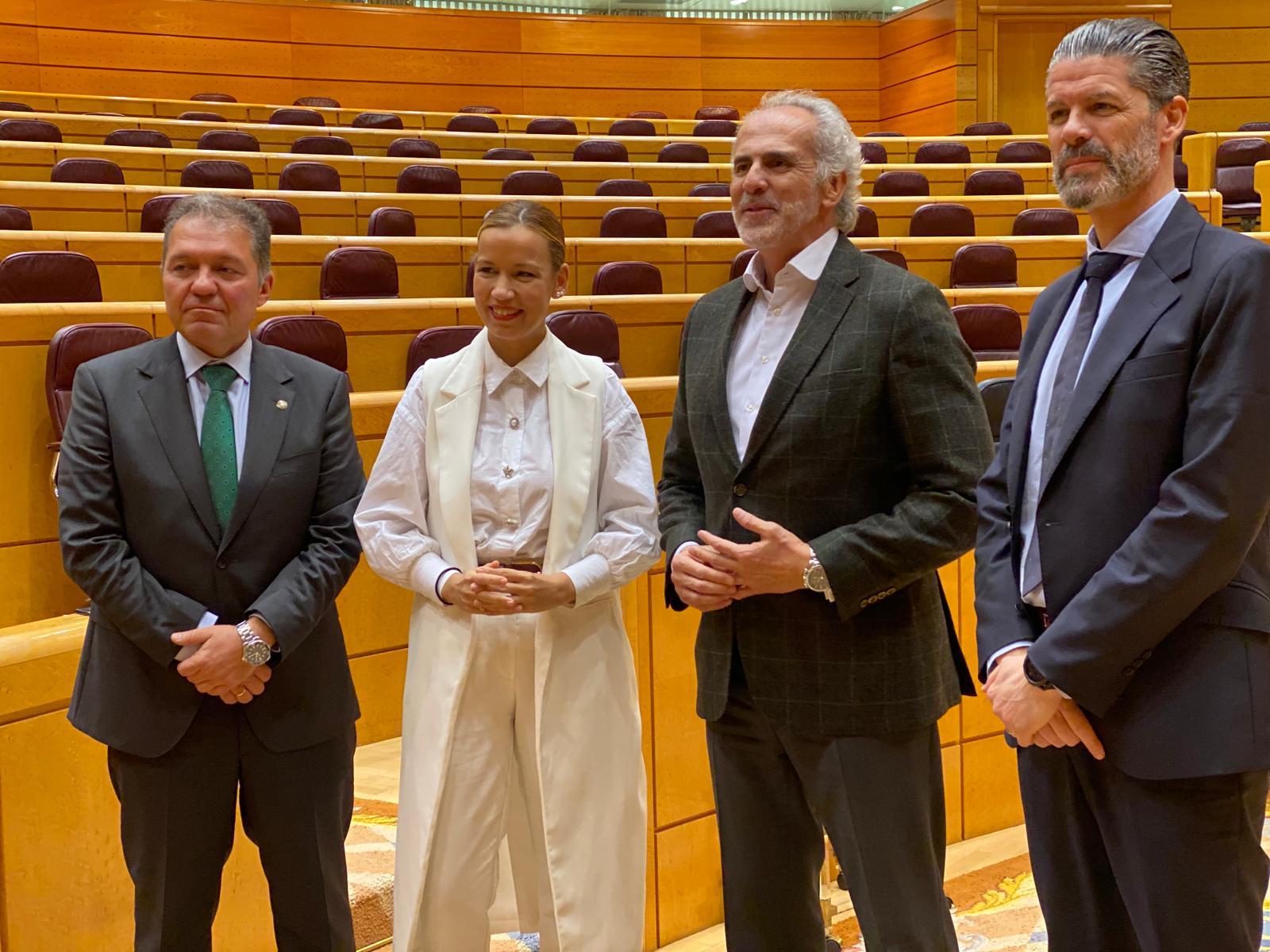 Enrique Roviralta visita el Senado para urgir acciones ante la crisis sanitaria en Ceuta