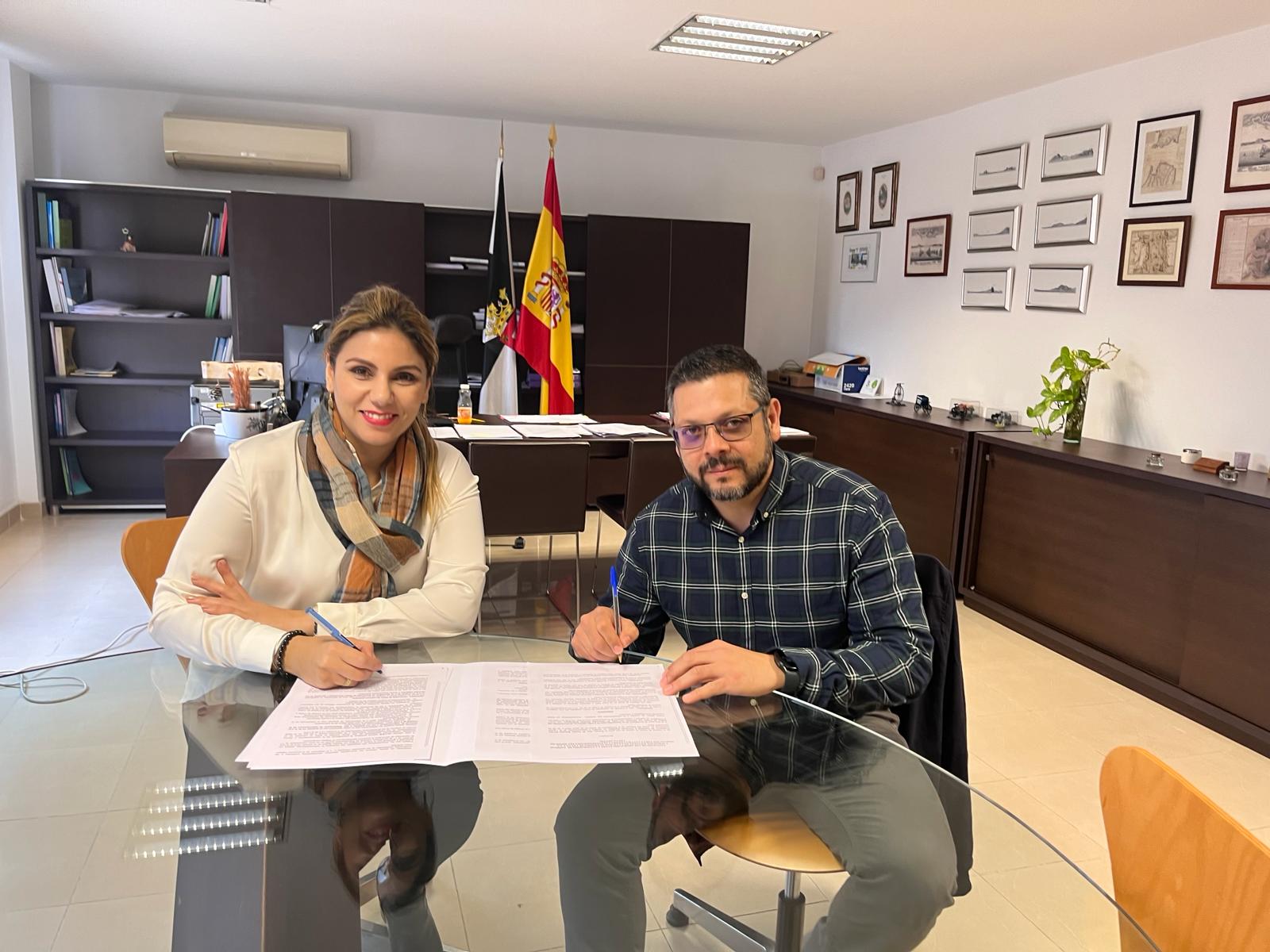 Nueva colaboración entre CEUTA y ACEPAS para promover la autonomía de personas sordas