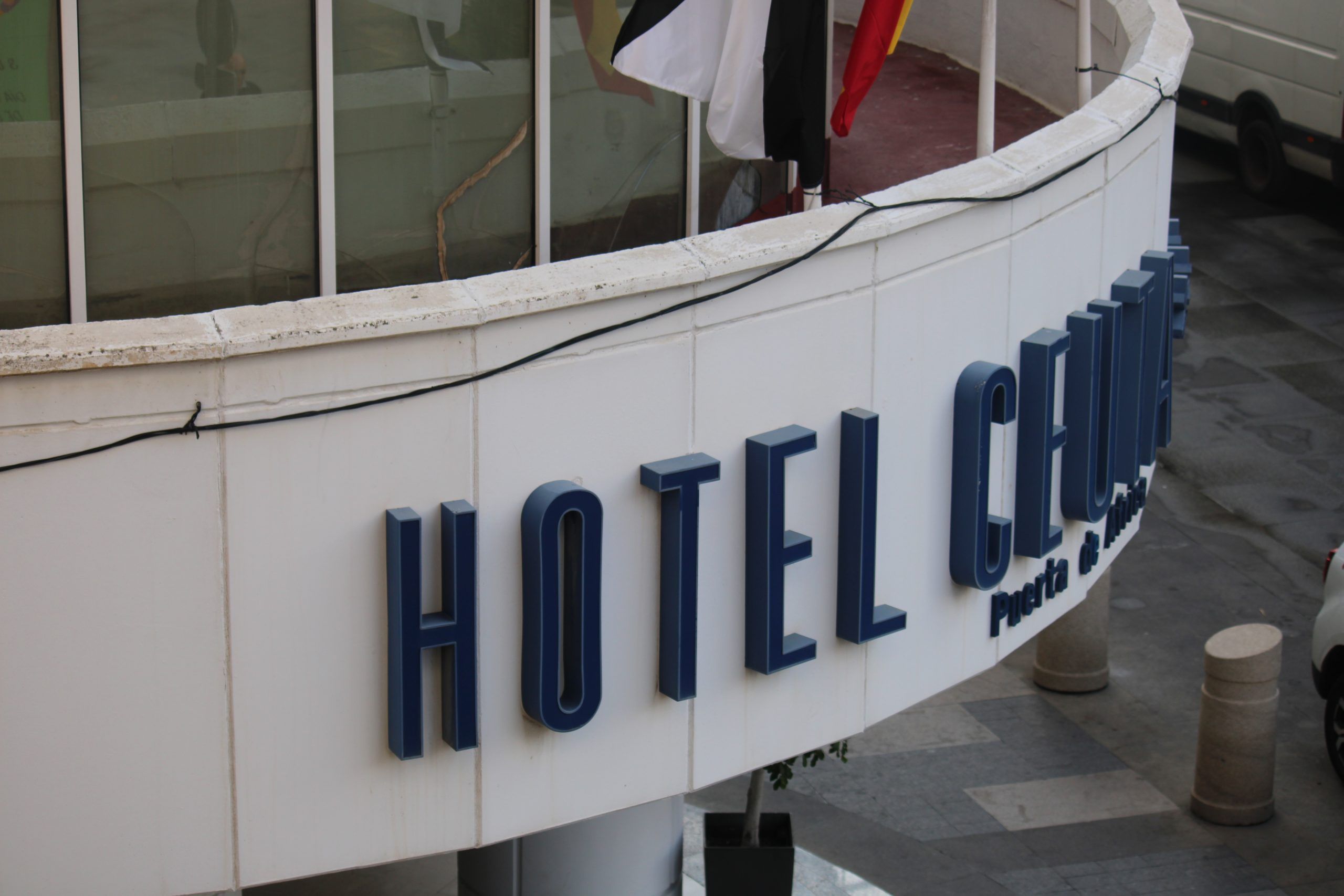 Políticos y dudas sin responder: El Puerta de África