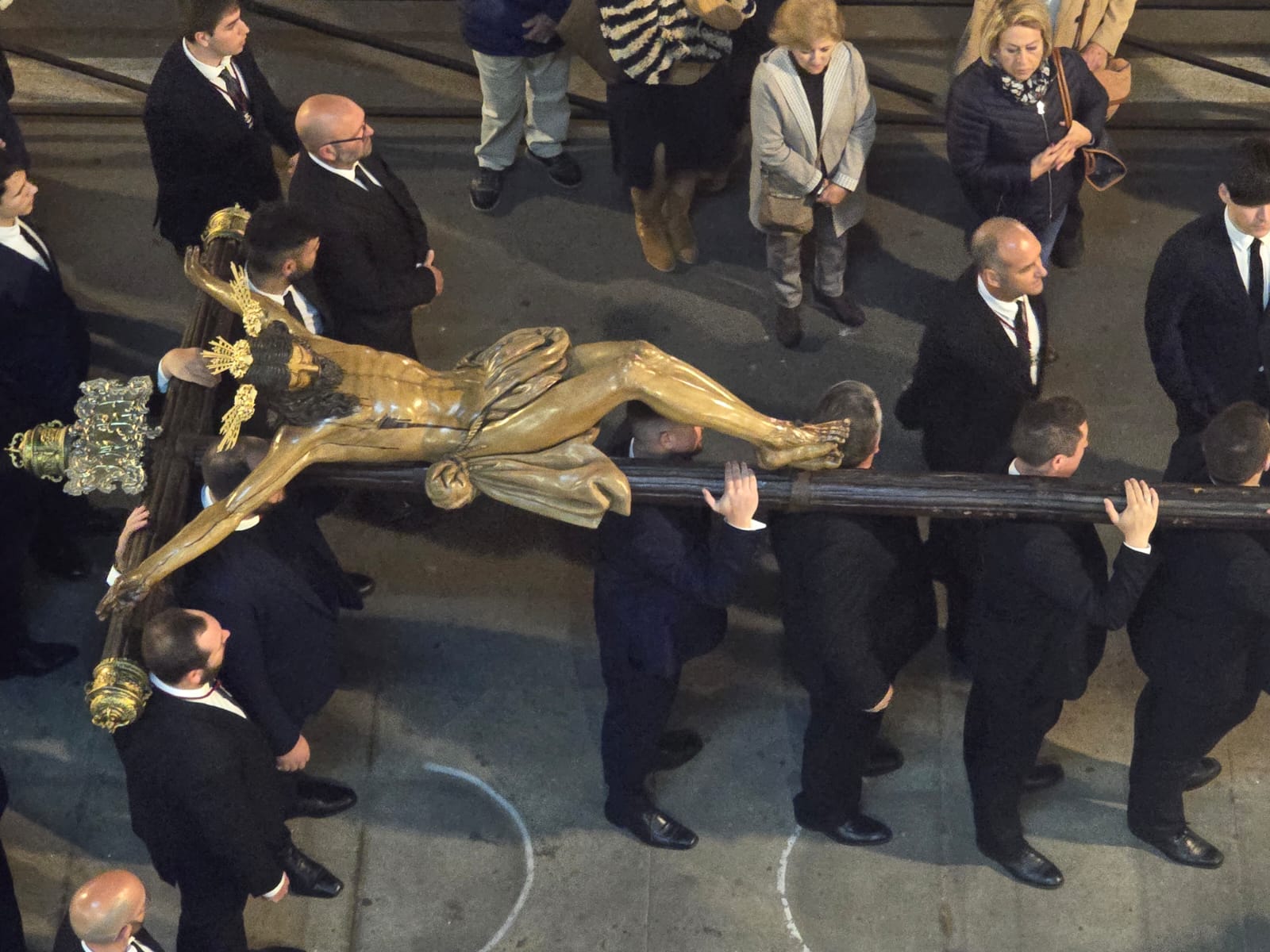 Ceuta se reúne en el Santuario de Nuestra Señora de África para dar inicio a la procesión del Viernes de Dolores