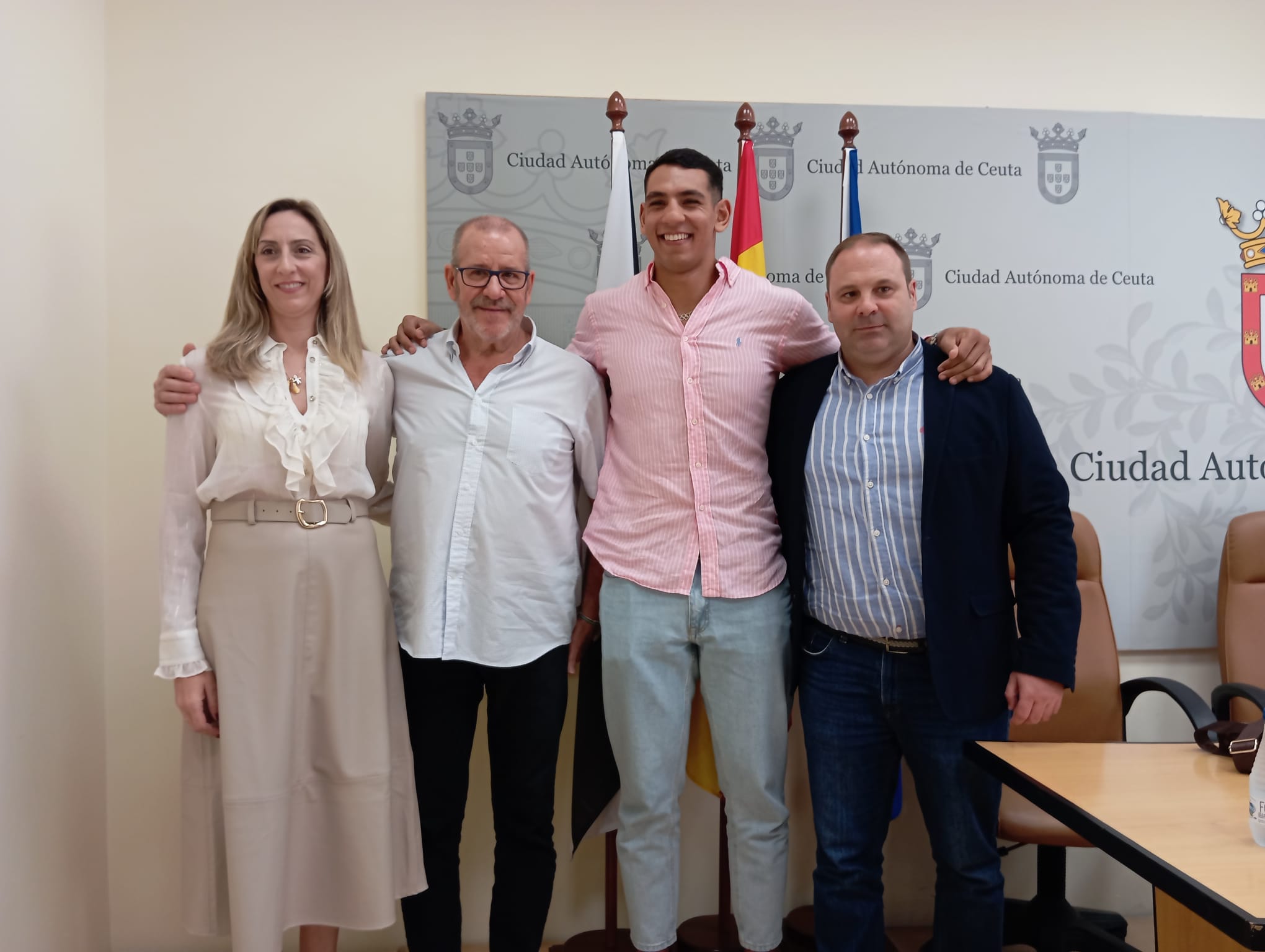 El subcampeón olímpico Ayoub Ghadfa visita Ceuta para compartir su experiencia en el boxeo y hablar sobre el futuro del deporte