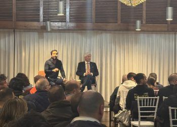 Radicales amenazan a Alvise Pérez por su mitin en ceuta con un alto cargo militar