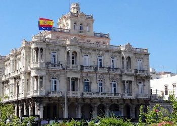 El atasco en los consulados retrasa la nacionalidad a casi medio millón de descendientes de españoles