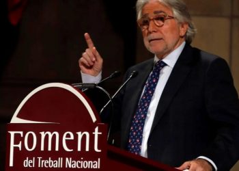 Presión empresarial catalana frena la reducción de jornada: Junts amenaza con tumbar la ley si no se adapta a sus condiciones