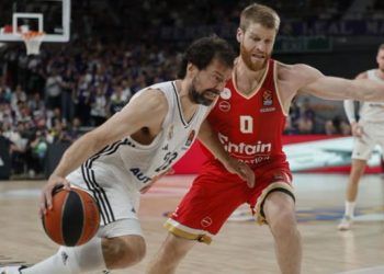 El Real Madrid sobrevive con épica y fuerza el cuarto partido ante Olympiacos