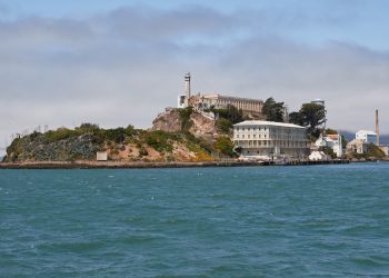 Trump ordena reabrir la cárcel de Alcatraz para recluir a los delincuentes “más violentos” del país