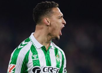 El Betis sigue soñando con la Champions tras una remontada de autor ante el Espanyol