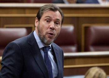 El informe preliminar de la Guardia Civil sugiere un “robo con fuerza” en el incidente del AVE, en contradicción con la versión de sabotaje del ministro Puente