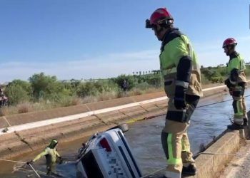 Tragedia en Cartaya: Hallados muertos tres jóvenes en un coche volcado dentro de un canal