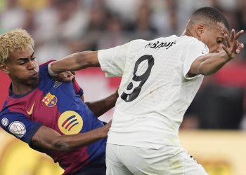El Barça liquida al Madrid, sentencia LaLiga y despide una era blanca