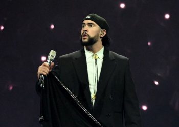 Polémica por los altos recargos en entradas de Bad Bunny: la OCU lleva a Ticketmaster ante Consumo