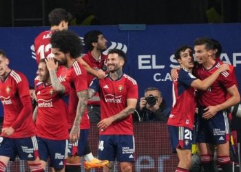 Osasuna supo jugar «con cabeza» y vence al Atlético en El Sadar