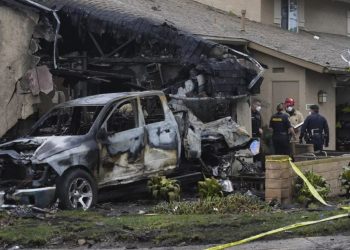 Tragedia en San Diego: Varios muertos tras estrellarse una avioneta en vecindario militar