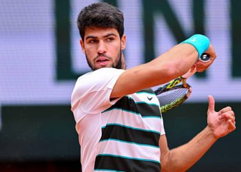 Alcaraz alcanza la tercera ronda de Roland Garros y firma un nuevo récord generacional