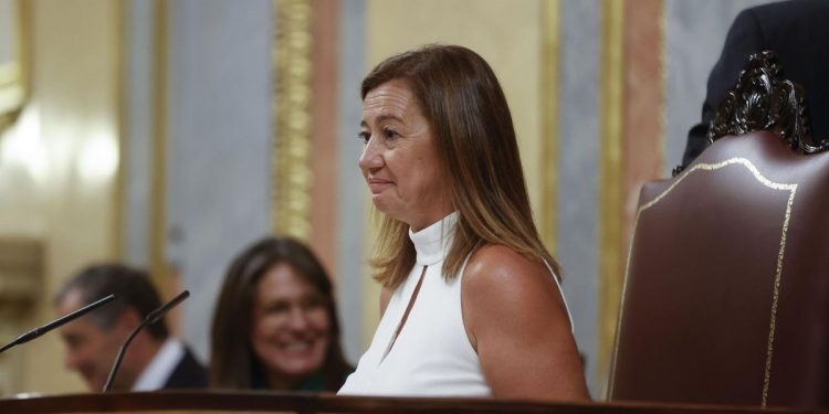 MADRID, 17/08/2023.- La recién elegida presidenta del Congreso, la socialista balear Francina Armengol, sentada en su puesto de la Cámara Baja en la sesión constitutiva de las Cortes Generales de la XV Legislatura, este jueves en Madrid. EFE/ Juan Carlos Hidalgo