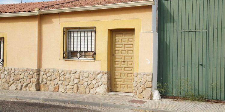10/09/2025 Vivienda de Alberche del Caudillo donde se halló un bebé en un congelador.
SOCIEDAD CASTILLA-LA MANCHA ESPAÑA EUROPA TOLEDO AUTONOMÍAS
EL RETORNO PRODUCCIONES