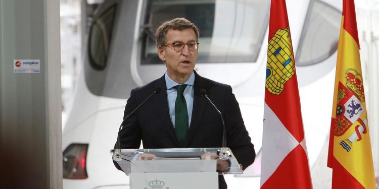 OURENSE ESTACION TREN FERROCARRIL RENFE ADIF OURENSE EMPALME JORNADA INAUGURAL DE LA LLEGADA EL TREN DE ALTA VELOCIDAD AVE DESDE MADRID A OURENSE CON LA ASISTENCIA DEL REY FELIPE VI , PEDRO SANCHEZ PRESIDENTE DEL GOBIERNO Y RAQUEL SANCHEZ MINISTRA DE TRANSPORTES CON ALBERTO NUÑEZ FEIJOO PRESIDENTE DE LA XUNTA DE GALICIA