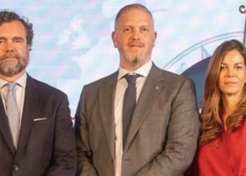 Iván Espinosa se alinea con los tránsfugas de SALF ante el éxito de la gira del ultra Alvise Pérez