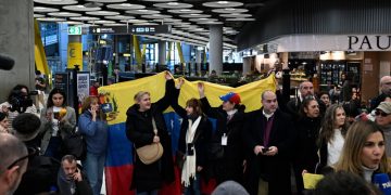 España confirma la liberación de tres ciudadanos españoles en Venezuela durante una serie de excarcelaciones