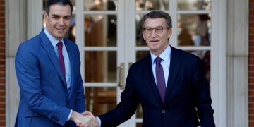 Sánchez y Feijóo acuerdan una reunión el lunes 19 en Moncloa con el envío de tropas a Ucrania como tema principal