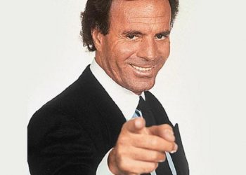 De «Truhán y Señor» a la Audiencia Nacional: Las sombras que pueden hundir a Julio Iglesias