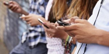 Estudian a estudiantes de La Rioja por crear y compartir imágenes íntimas de compañeras usando IA