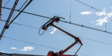 funcionamiento pantografo tren alta velocidad ingenieria ferroviaria