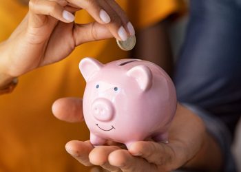 metodo ahorro centimo monedas casa dinero hucha 667 euros