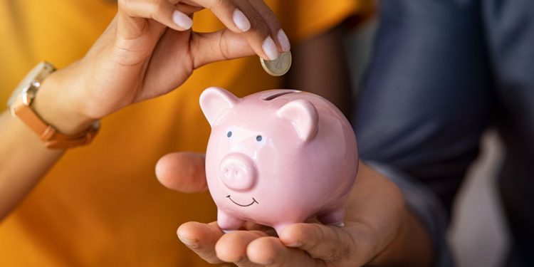 metodo ahorro centimo monedas casa dinero hucha 667 euros