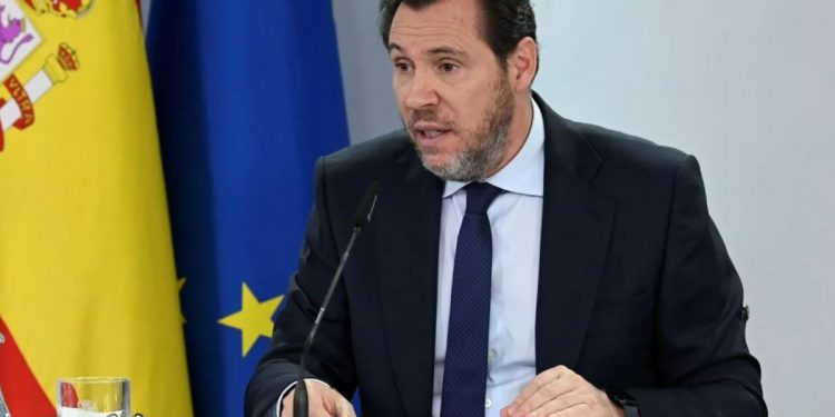 renovacion ave madrid barcelona aerotraviesas velocidad 350kmh oscar puente