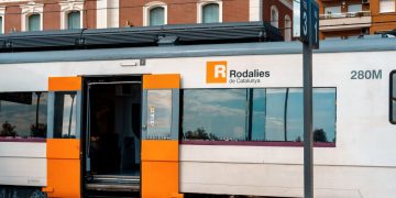 estado rodalies catalunya lunes 2 febrero 2026 lineas bus tren
