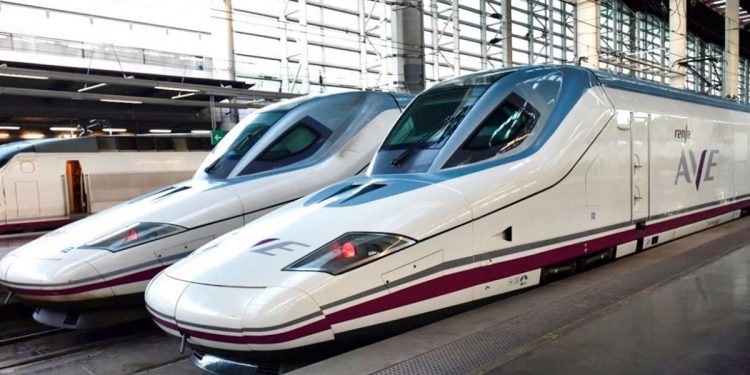 retrasos ave madrid barcelona cancelaciones adif febrero 2026