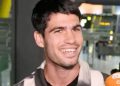 carlos alcaraz regreso espana abierto australia 2026 aeropuerto
