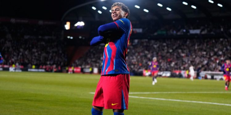 lamine yamal instagram borra fotos estrategia redes sociales