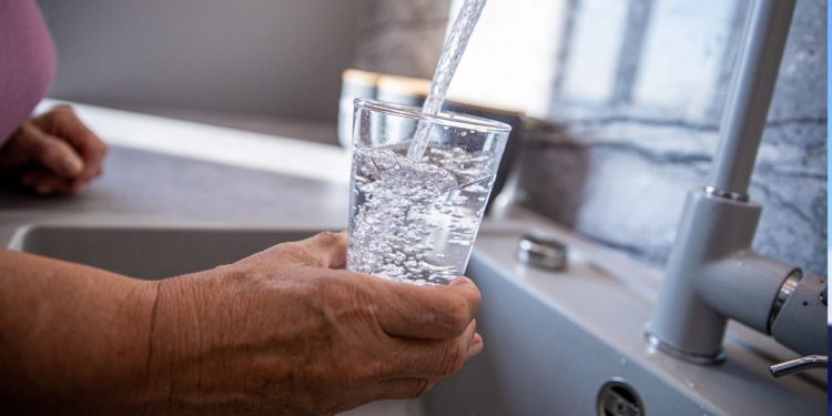 riesgos beber agua grifo viajes exoticos diarrea viajero