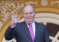 Juan Carlos I aterriza en Galicia en su tercera visita del año para disfrutar de las regatas en Sanxenxo
