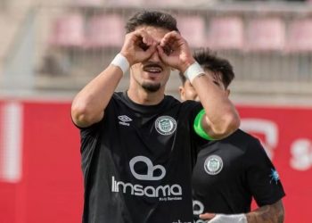 Álex Camacho se convierte en el gran objetivo de la AD Ceuta para reforzar sus bandas