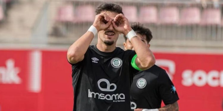 Álex Camacho se convierte en el gran objetivo de la AD Ceuta para reforzar sus bandas