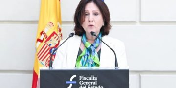 El PP acusa en el Senado a la fiscal general de «abrir la sede a las cloacas del PSOE»