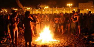 Alerta por ola de calor en San Juan: España blinda la noche más corta del año con drones y restricciones históricas por riesgo de incendios
