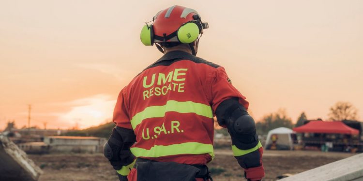 España envía de un avión militar a Venezuela con rescatadores tras los devastadores terremotos
