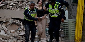 El Gobierno eleva a nueve los españoles muertos en los terremotos de Venezuela y busca a 152 desaparecidos