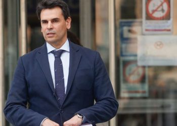 El novio de Ayuso aporta a la jueza fotos de vecinos que detectaron a periodistas cerca de su inmueble