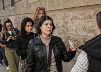 Concluye el plazo para solicitar la regularización extraordinaria de migrantes en España tras registrar cerca del millón de peticiones