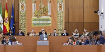 Moreno confirma que mantiene los contactos con Vox a las puertas de la votación definitiva de su investidura