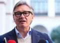Vox rechaza la investidura de Juanma Moreno en primera votación y aboca al PP a una segunda ronda en 48 horas