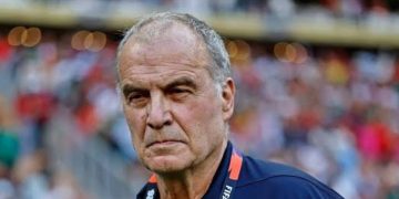 Fin a la era Bielsa en Uruguay: ‘El Loco’ anuncia su dimisión tras el fracaso mundialista y aclara su relación con Valverde