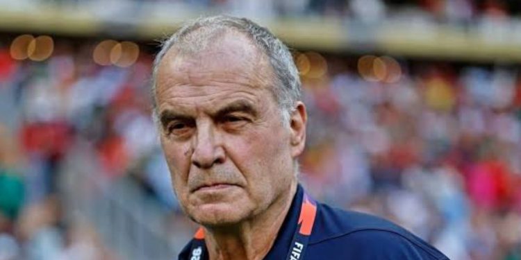 Fin a la era Bielsa en Uruguay: ‘El Loco’ anuncia su dimisión tras el fracaso mundialista y aclara su relación con Valverde
