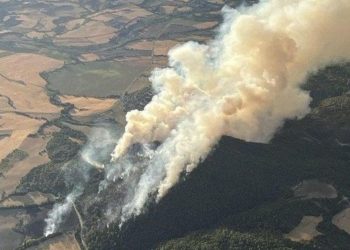 El incendio de La Fueva obliga a mantener evacuados a los vecinos de Morillo de Monclús