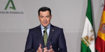 El peso de Vox en el Gobierno de Juan Manuel Moreno encalla el acuerdo de investidura en Andalucía